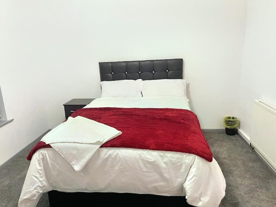 Lovely 3 Bed Ground Floor Apartment Near Qe Hospital Harborne Birmingham New מראה חיצוני תמונה