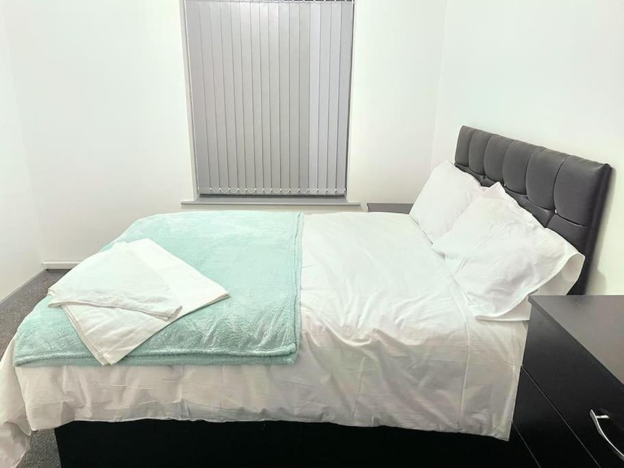 Lovely 3 Bed Ground Floor Apartment Near Qe Hospital Harborne Birmingham New מראה חיצוני תמונה