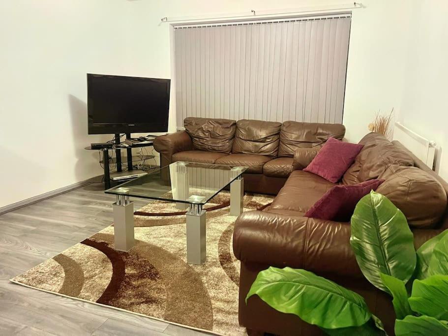 Lovely 3 Bed Ground Floor Apartment Near Qe Hospital Harborne Birmingham New מראה חיצוני תמונה