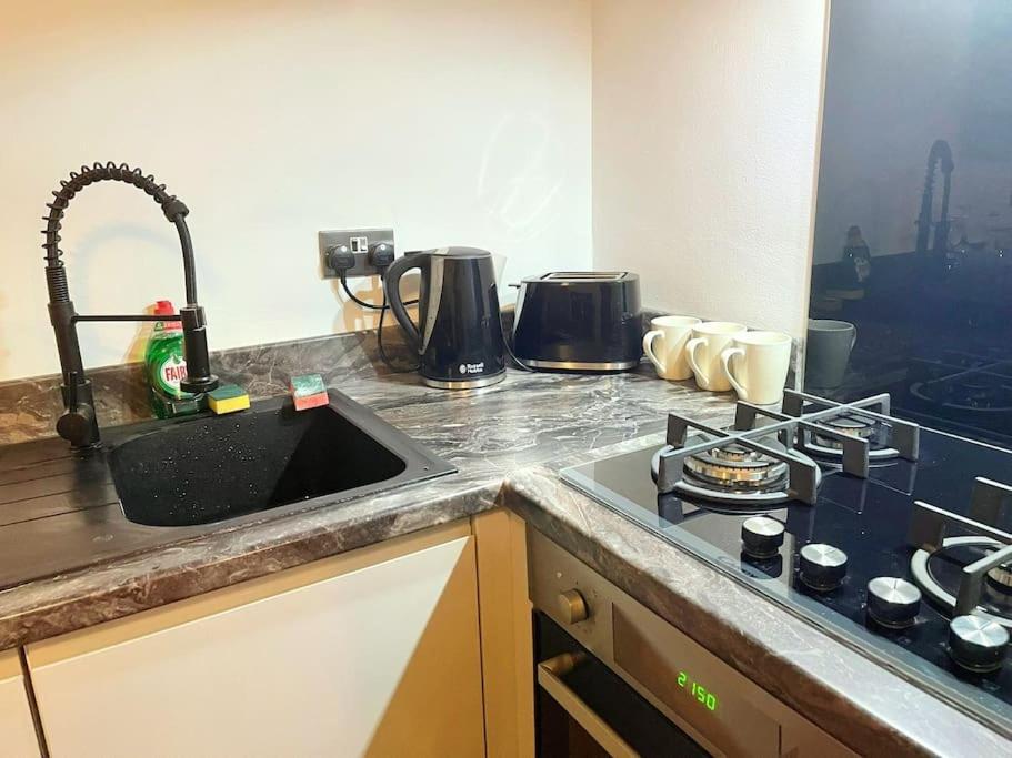Lovely 3 Bed Ground Floor Apartment Near Qe Hospital Harborne Birmingham New מראה חיצוני תמונה