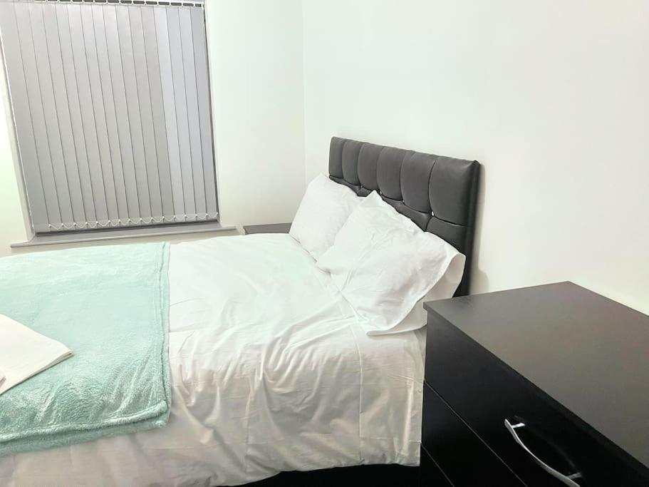Lovely 3 Bed Ground Floor Apartment Near Qe Hospital Harborne Birmingham New מראה חיצוני תמונה