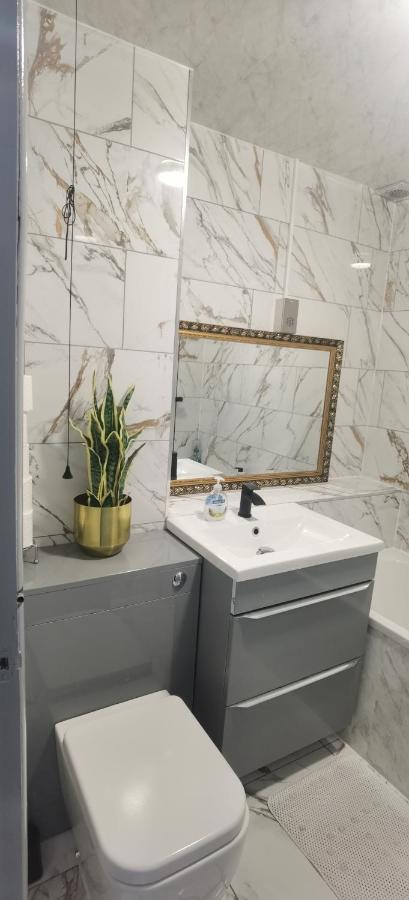 Lovely 3 Bed Ground Floor Apartment Near Qe Hospital Harborne Birmingham New מראה חיצוני תמונה