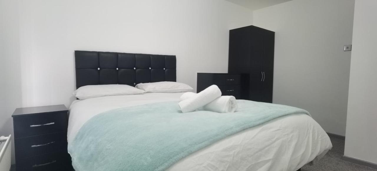 Lovely 3 Bed Ground Floor Apartment Near Qe Hospital Harborne Birmingham New מראה חיצוני תמונה